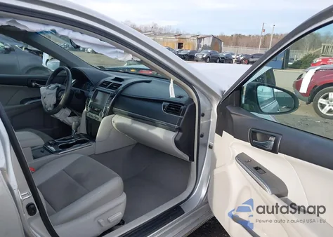 2012 Toyota Camry Hybrid Xle z USA, uszkodzony, nr VIN 4T1BD1FK9CU048584